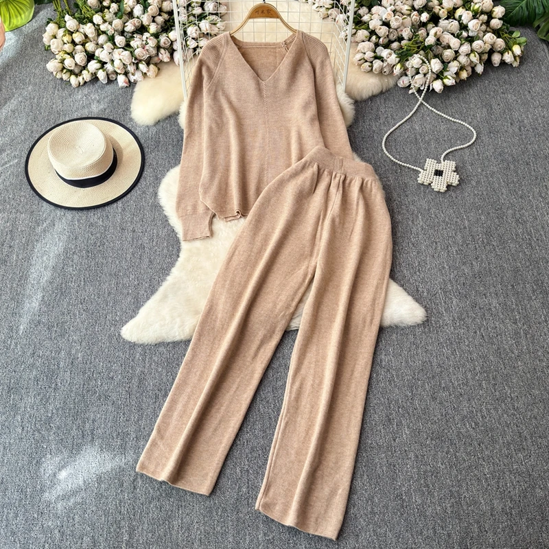 REALEFT Autumn Winter 2 Pieces Women\'s Sets Outfit Knitted Tracksuit V-Neck Sweater and Straight Jogging Pants Suit 2024 New