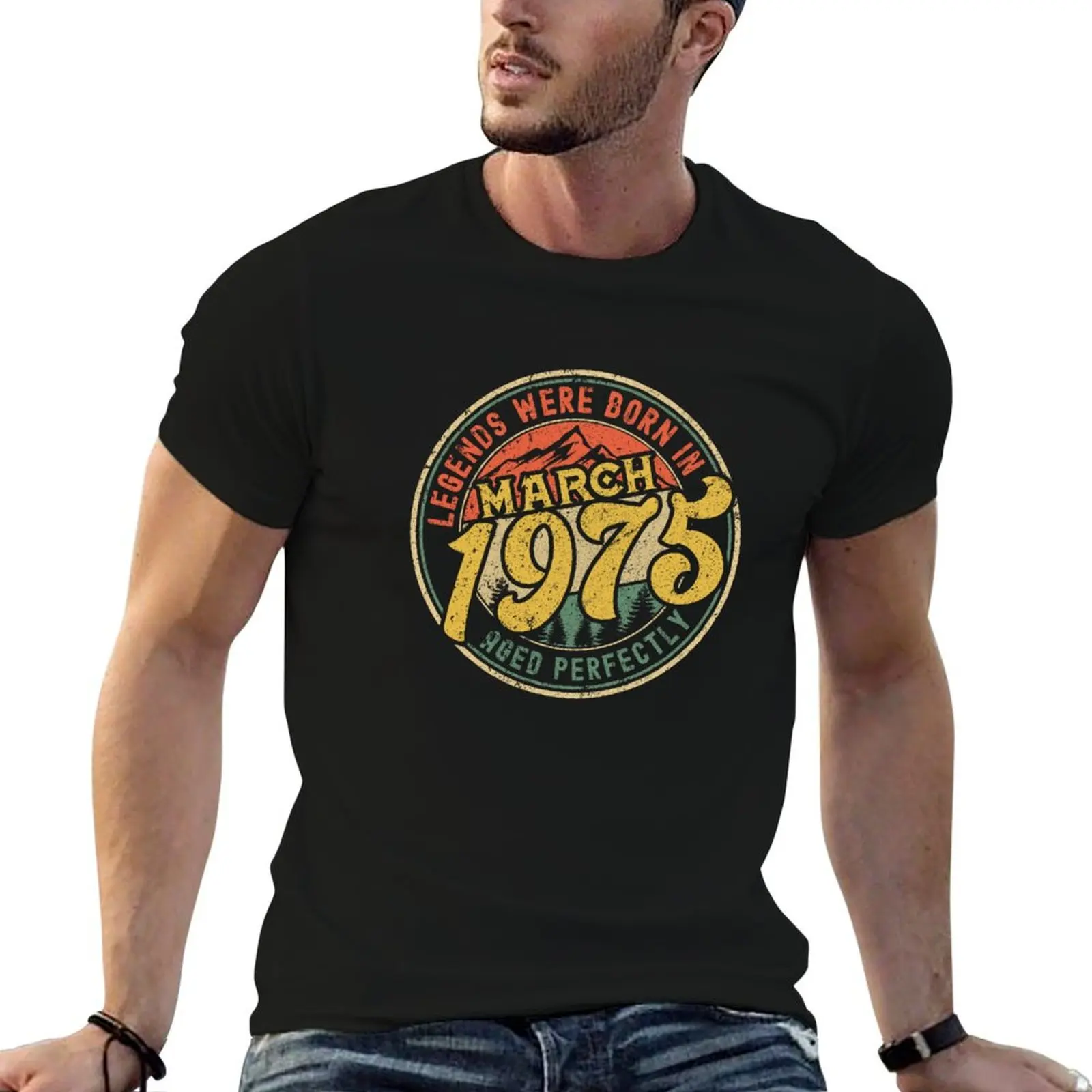 Legends were born in MARCH 1975 - aged perfectly - awesome vintage birthday T-Shirt Lightweight Gym Training T-Shirt