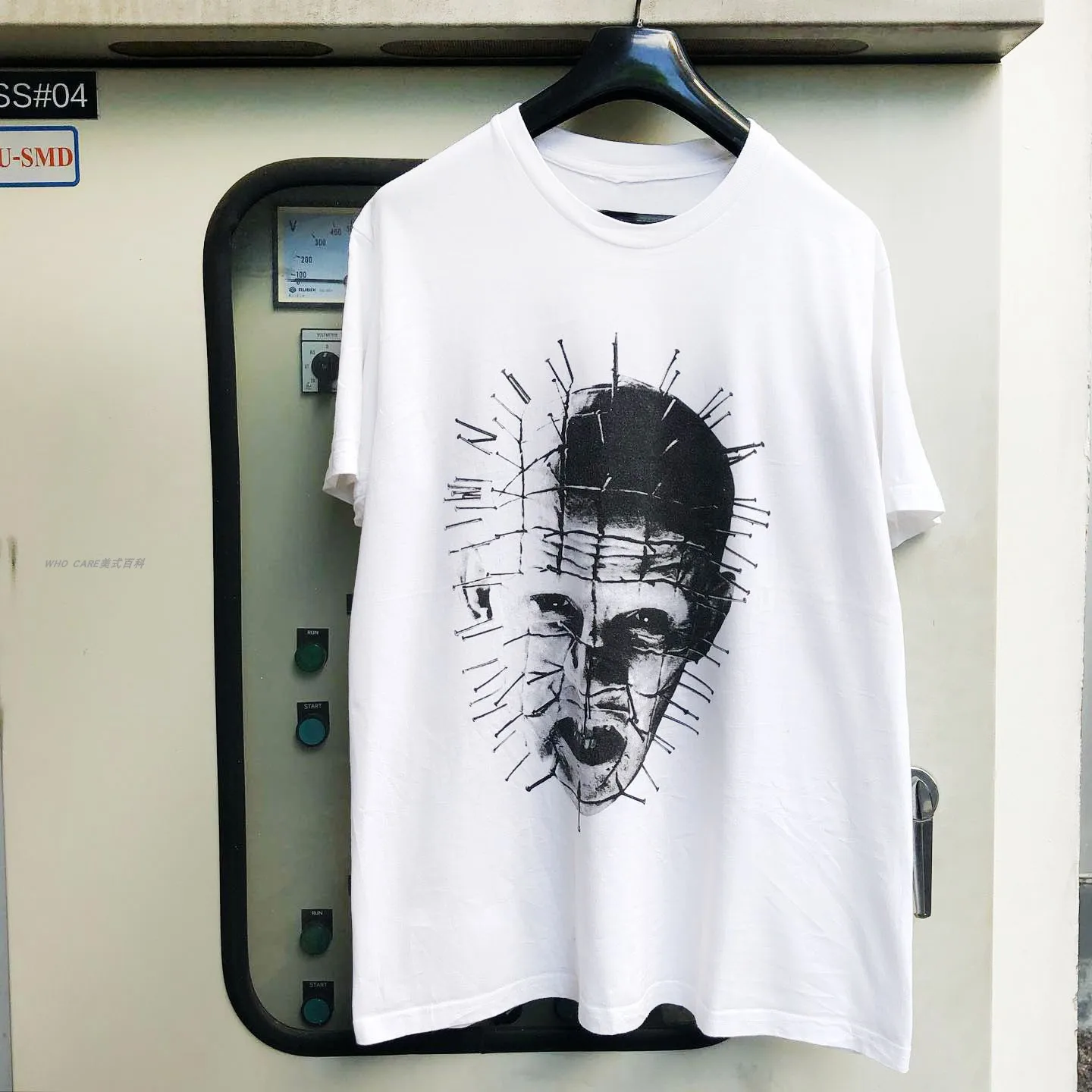 

Футболка Hellraiser с короткими рукавами и логотипом фильма Hellraiser с короткими рукавами и логотипом фильма из чистого хлопка с короткими рукавами для мужчин и женщин