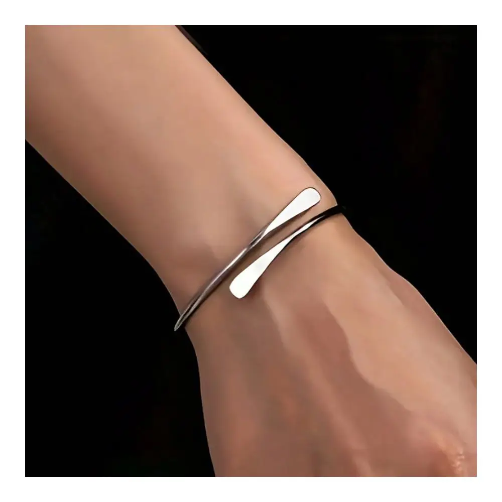 Womens Golden Or Silvery Plated Minimalist Bracelet Hammered Finish Circular Open Bangle, Vintage Modern Design For Casual