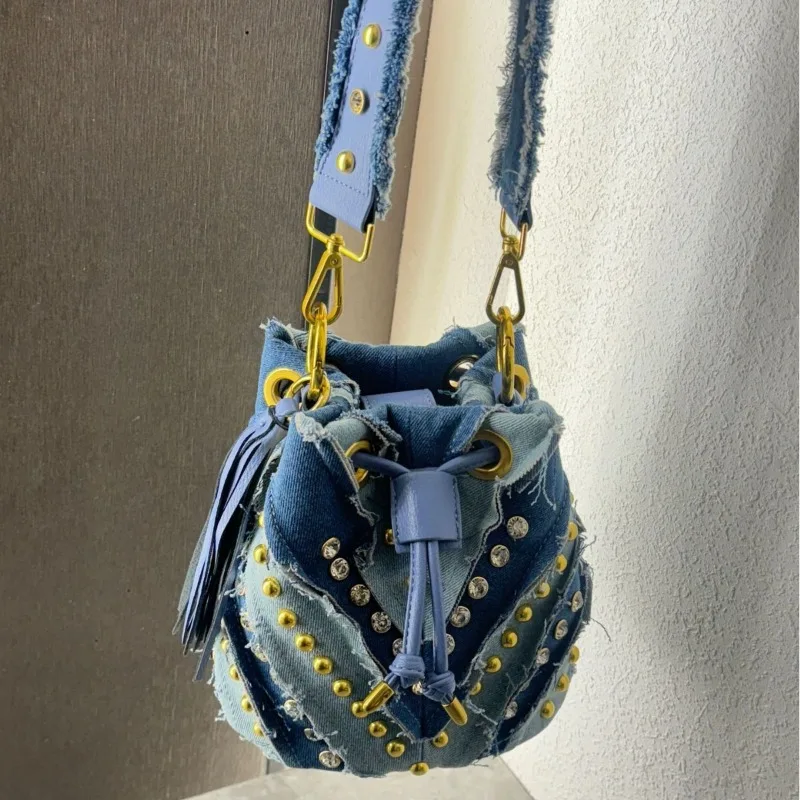 

Casual Denim Drawstring Bucket Bag 2025 New Trend Rivet Diamond Design Women's Shoulder Bag Gold Chain Tassel Crossbody Bag