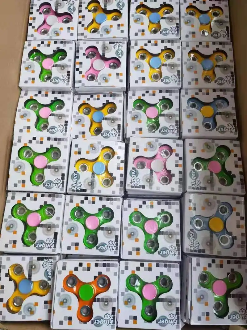 2025年 3枚羽根 フィジェットスピナー 卸売 プラスチック ストレス解消 おもちゃ 子供 大人 滑り止め 静音 オフィス ギフト 50個/100個