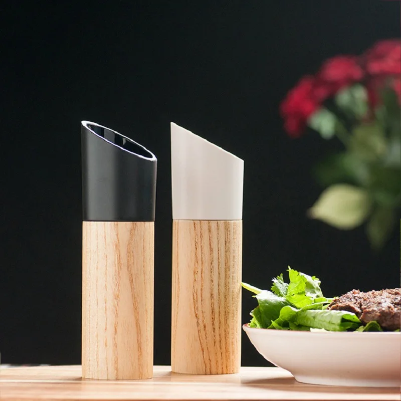 

Ceramic grinding core Wooden manual black pepper grinder Wooden household pepper sea salt grinding bottle Nordic style