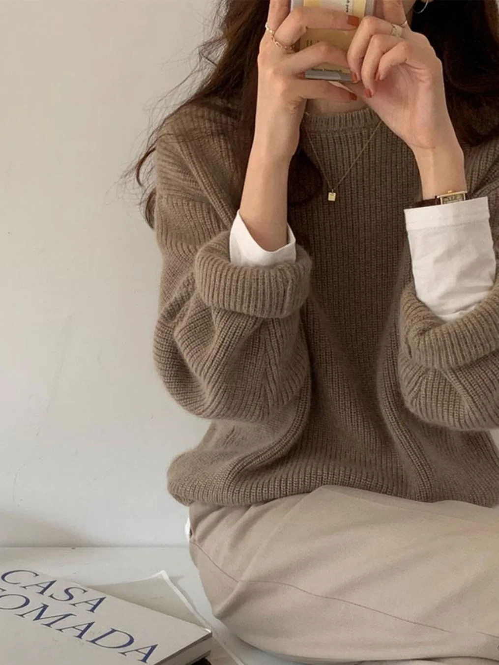 سترة محبوكة مستديرة راقية ذات قلنسوة ذات لون نقي مع تصميم من فراء الراكون للتنقل طويل للخريف... #4