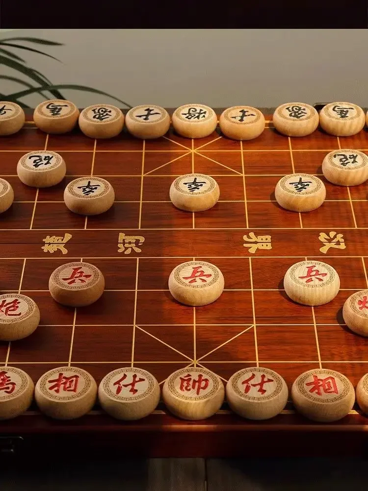 중국어 프리미엄 선물 체스 세트 디럭스 접이식 체스 디스크 휴대용 레드우드 체스맨 최고 품질의 엔터테인먼트 수집품