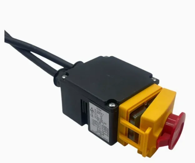 KOA8 Wired Three-Phase 400V 5P Industrial Plug with Power-Off UnderVoltage Protection WaterProof Electromagnetic Switch DZ08 But