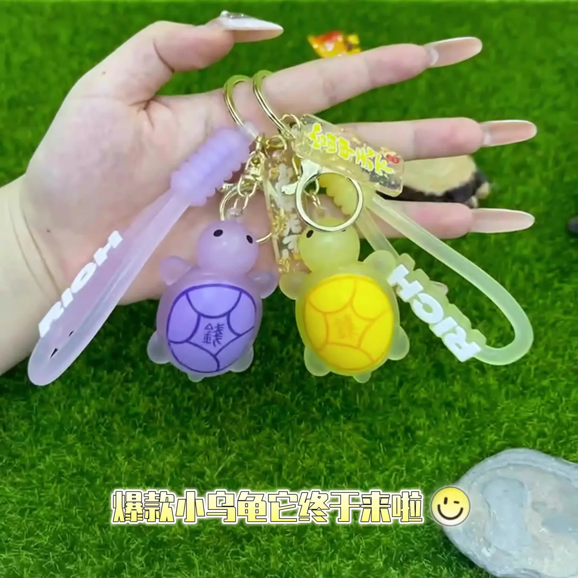 قلادة حقيبة سلسلة مفاتيح على شكل سلحفاة صغيرة من مينسو، قلادة سلسلة مفاتيح سيارة لطيفة على شكل رسوم متحركة، هدية صغيرة رائعة