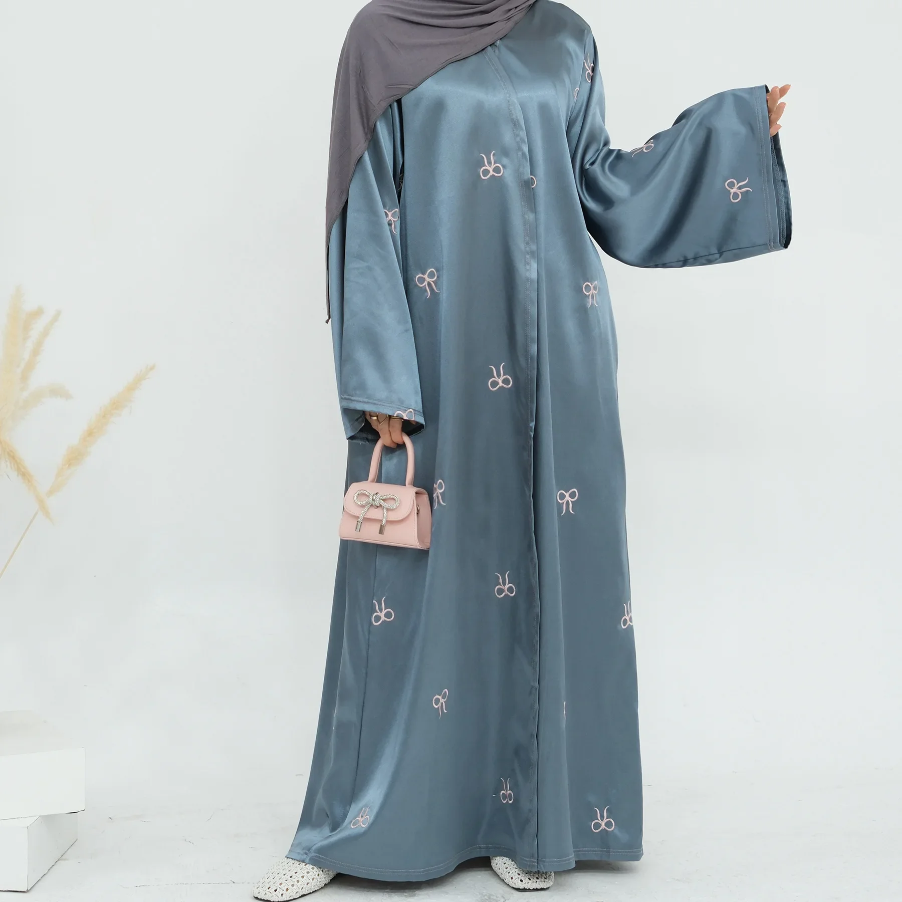 Ramadan โบว์เย็บปักถักร้อยชุดกิโมโน Abaya ดูไบหรูหรามุสลิมชุดเปิด Abayas สําหรับผู้หญิงตุรกีเสื้อผ้าอิสลาม Kaftan Hijab Robe