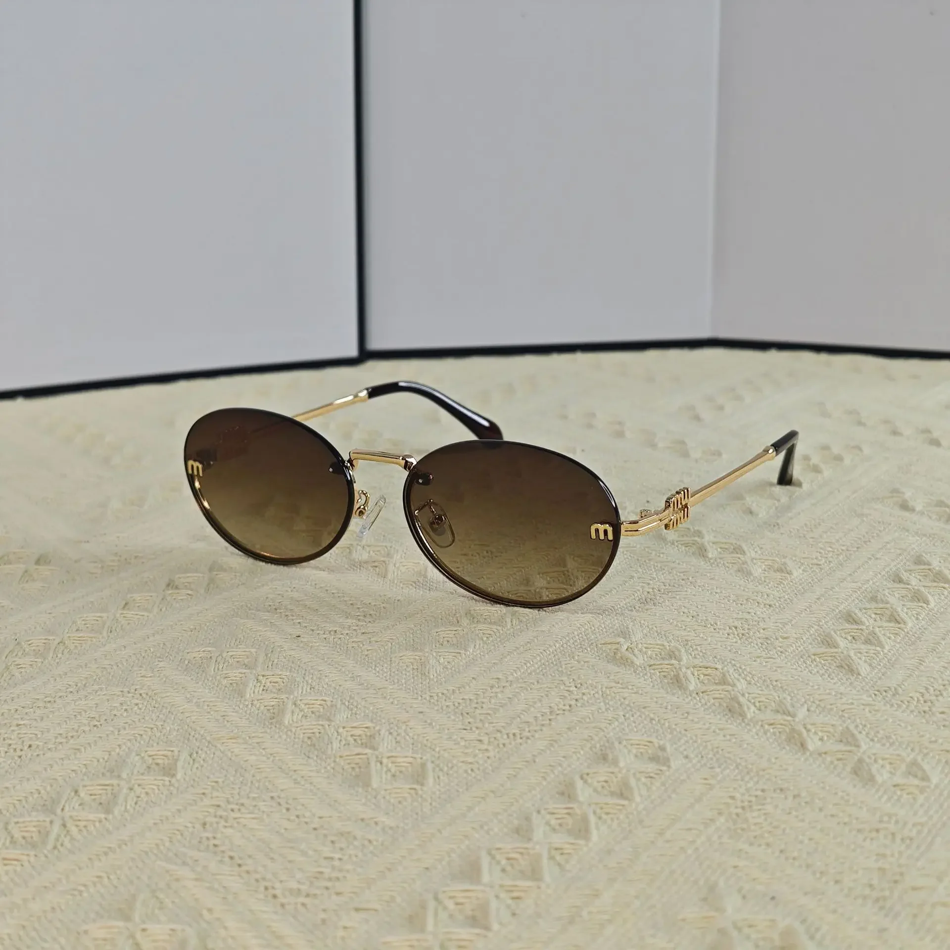 

2024 New Fashion Luxury Brand Sunglasses Women Designer Rimless Unisex Girls Sun Glasses Letters oval Eyewear Gafas UV400