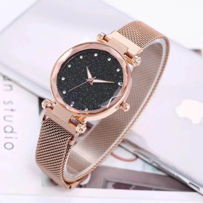 Fashionable temperament boutique gift box luxury and exquisite five-piece suit women\'s casual fashion crown set quartz watch