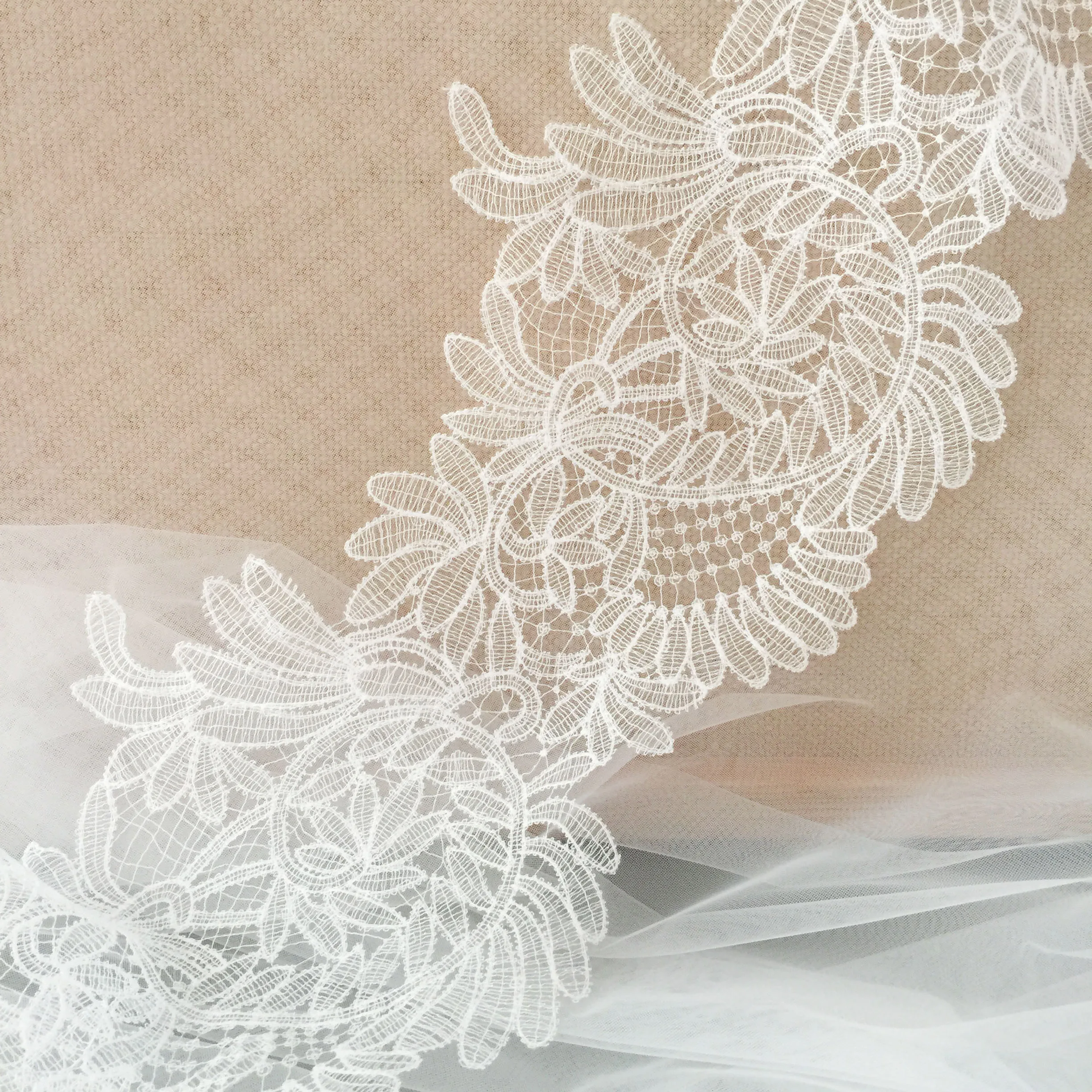 1Yd/lot Premium black and white Leaf Fish Silk eyelashes hollowed out Lace Lace Handmade dress garment veil accessories