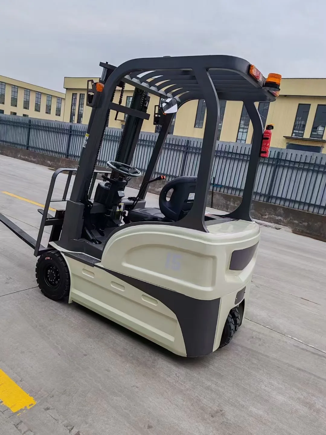 Light Duty Mini Telescopic Electric Forklift with Hydraulic Side Shifter Solid Tires Lead-Acid Battery-Indoor/Outdoor Use