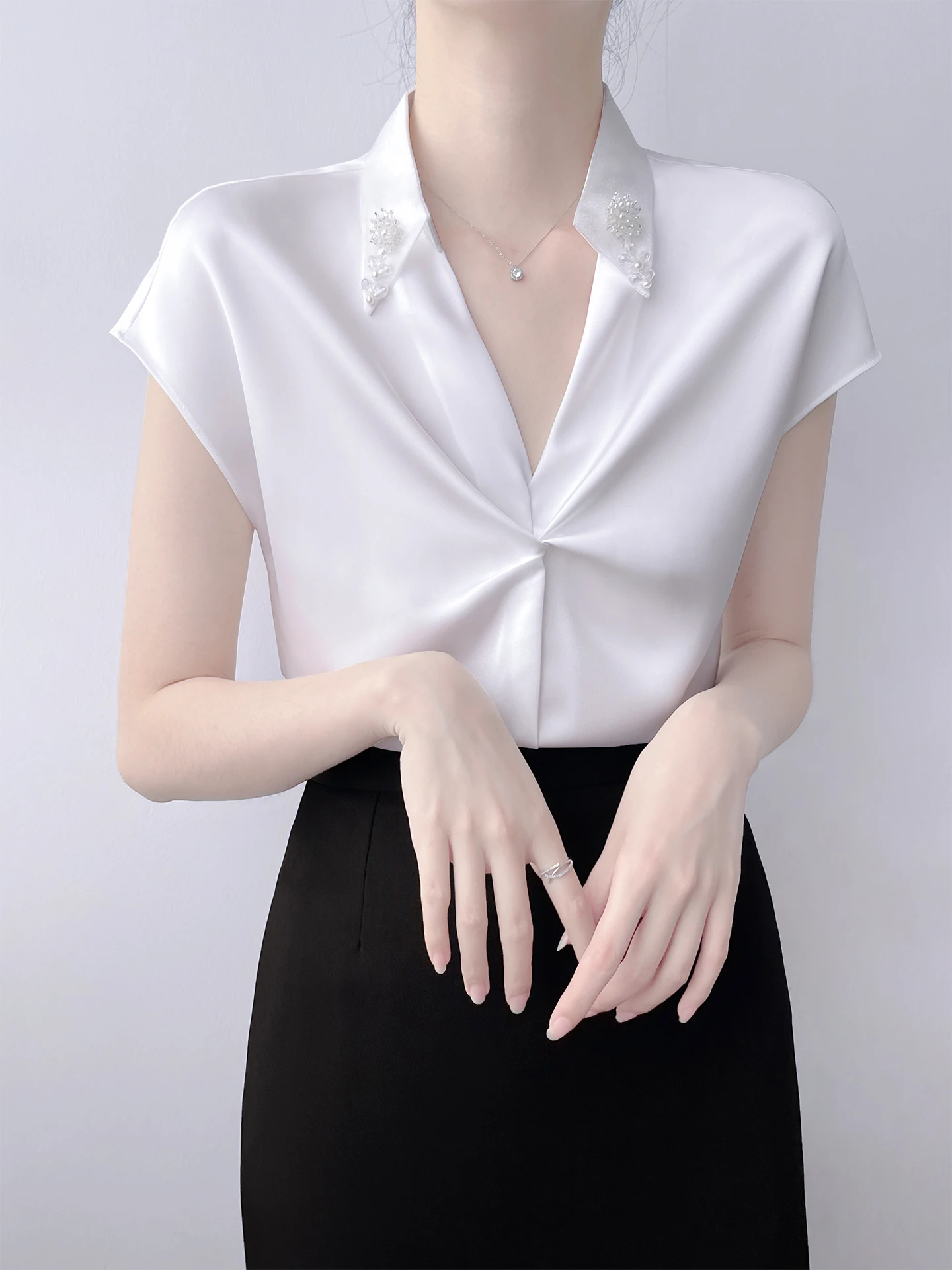 

Korean Style Commute Simple White Short Sleeve V-Neck Knot Satin Women's Shirt Summer Office Wear Straight Cut Button Detail