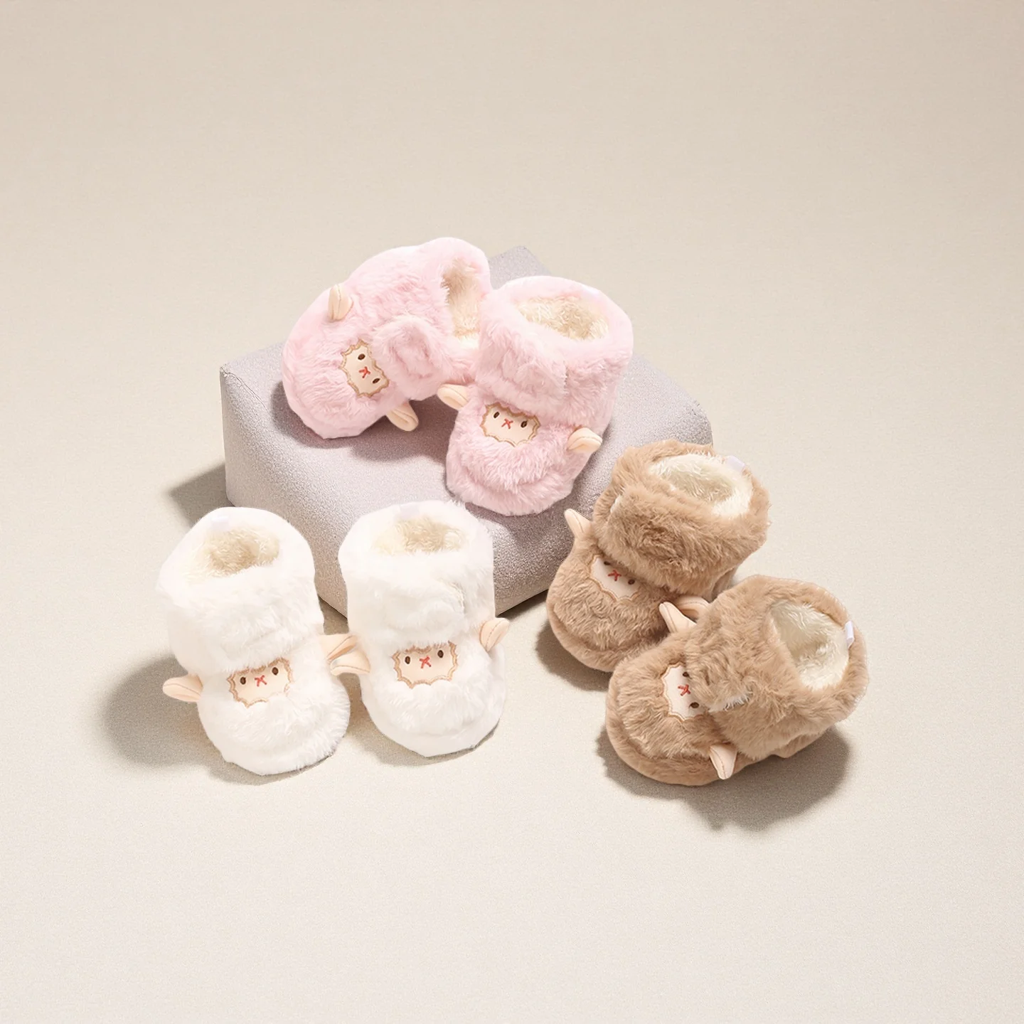 الشتاء طفل الفتيان والفتيات الكرتون لطيف الدافئة أفخم أحذية أطفال مع باطن مريحة وناعمة مناسبة لحديثي الولادة الذين تتراوح أعمارهم بين 0-18 متر