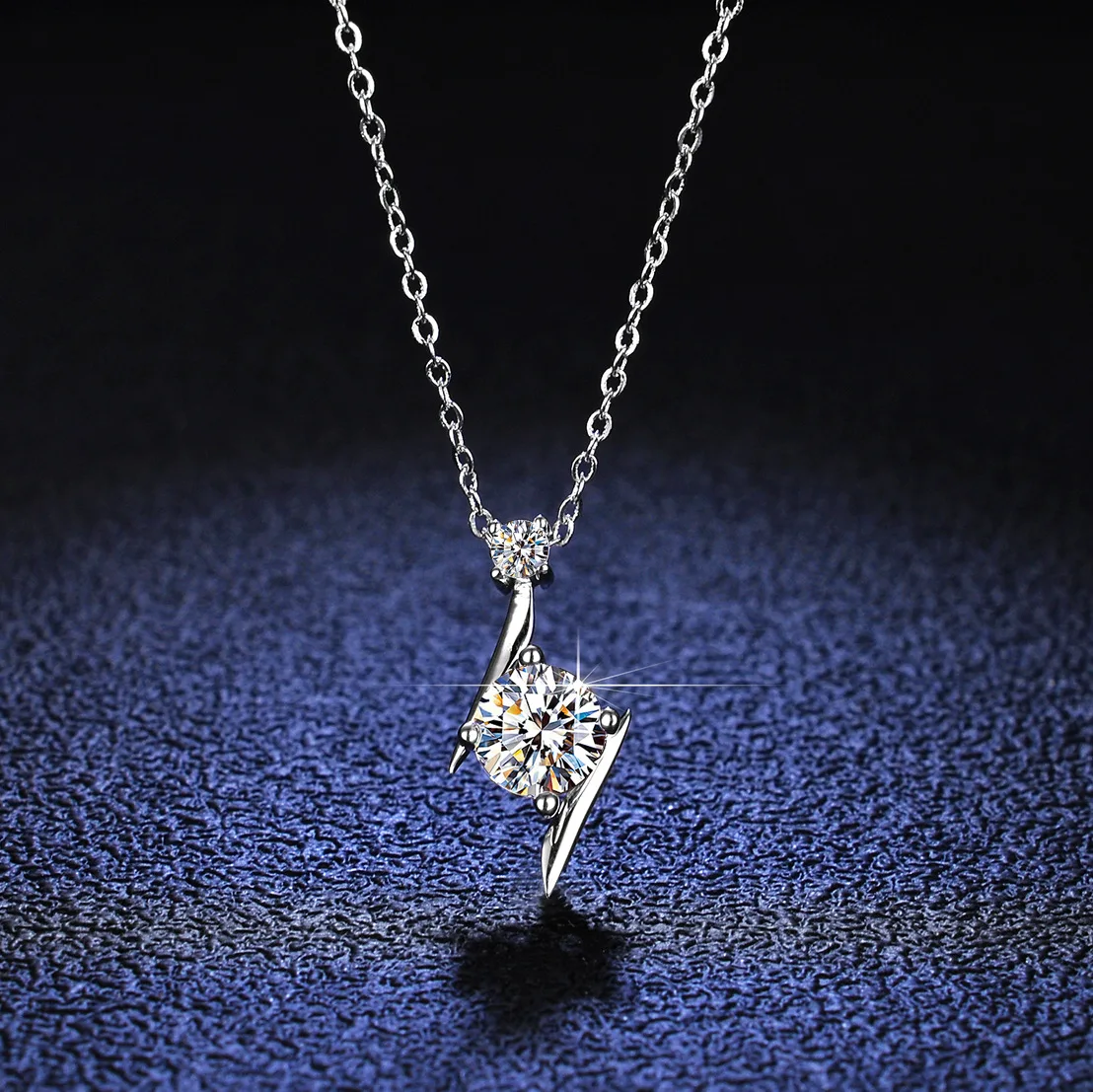 

Luxury Solid Platinum PT950 Moissanite Diamond Pendant Necklace Women's S-shaped Lightning Pendant Clavicle Chain