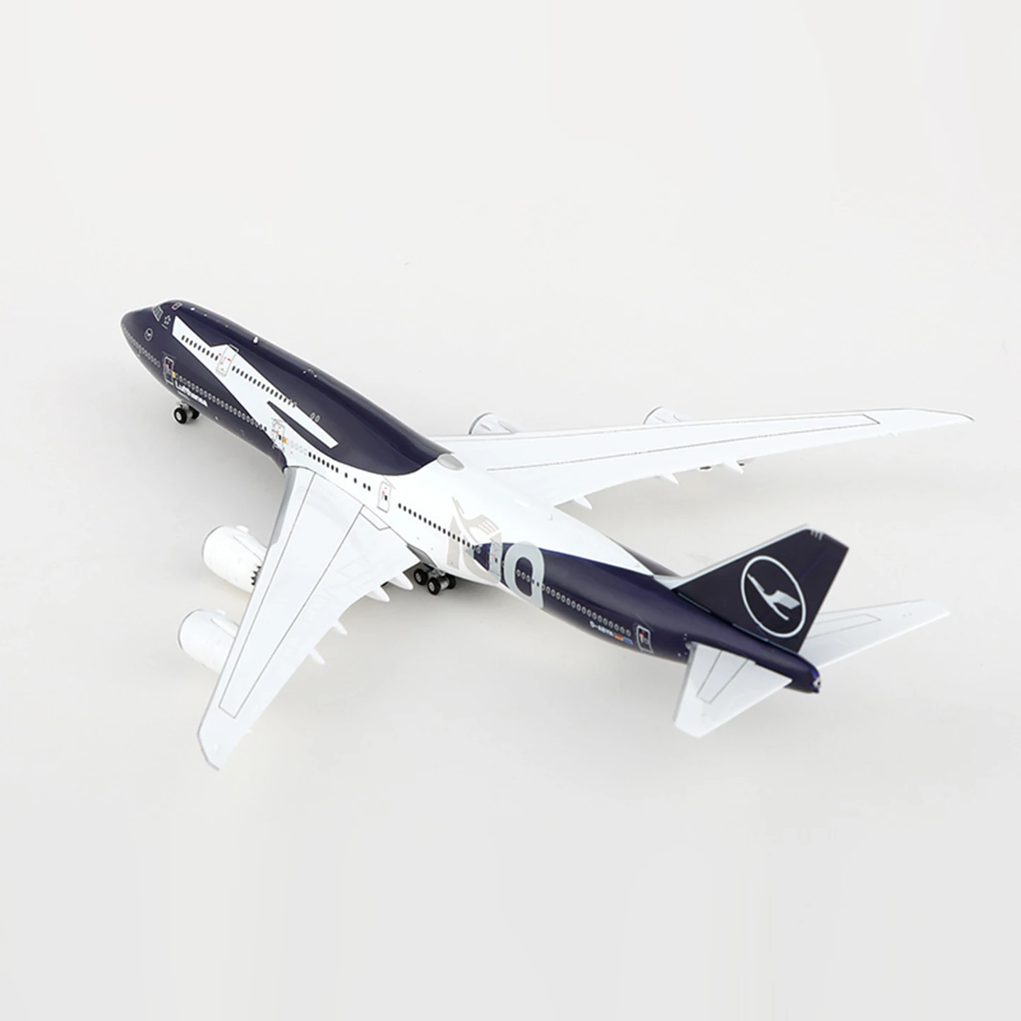 B631102 Alloy Collectible Plane Gift HX Models 1:400 Lufthansa Airlines StarAlliance Boeing B747-8 Diecast Aircraft Model D-ABYN - view 6