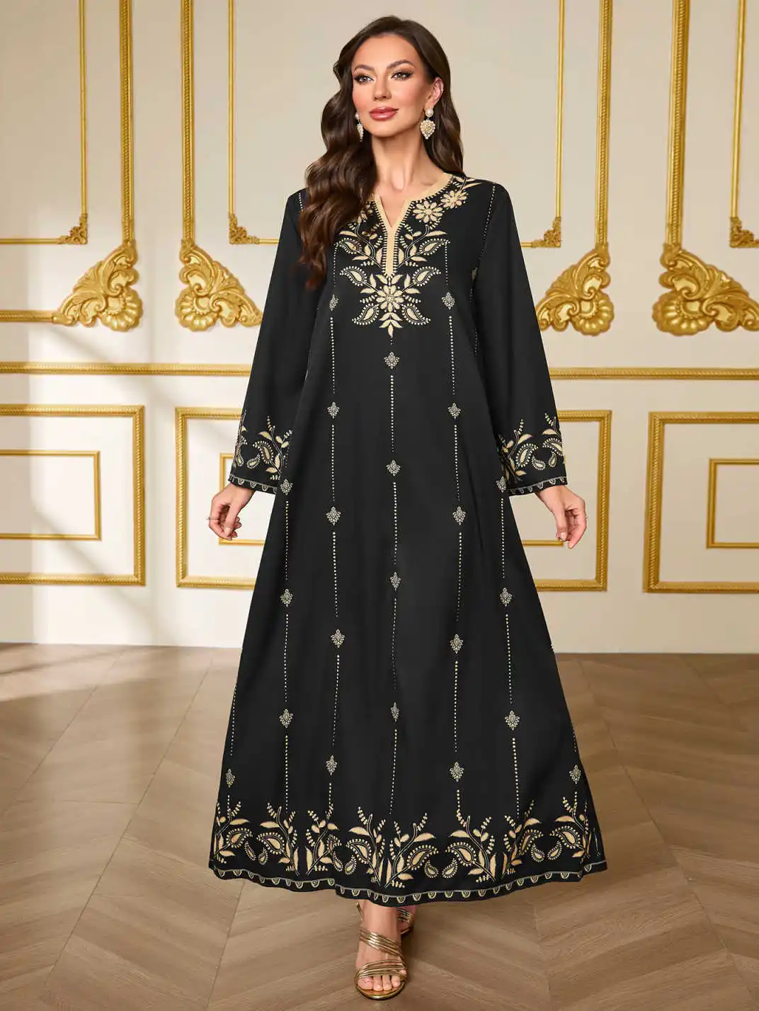 Islamische bestickte Abaya für muslimische Frauen mit Golddetails, ideal für formelle Anlässe im Nahen Osten wie UAE Saudi