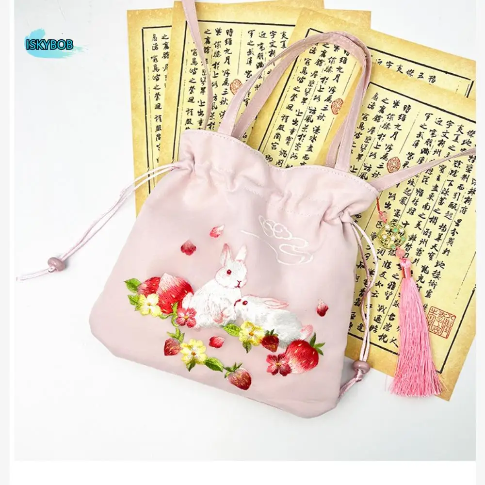 

Elegant Chinese Style Drawstring Bucket Bag Organza Flower Hanfu Embroidery Handbag Tassel Pendant Sweet Small Purse Bag Travel