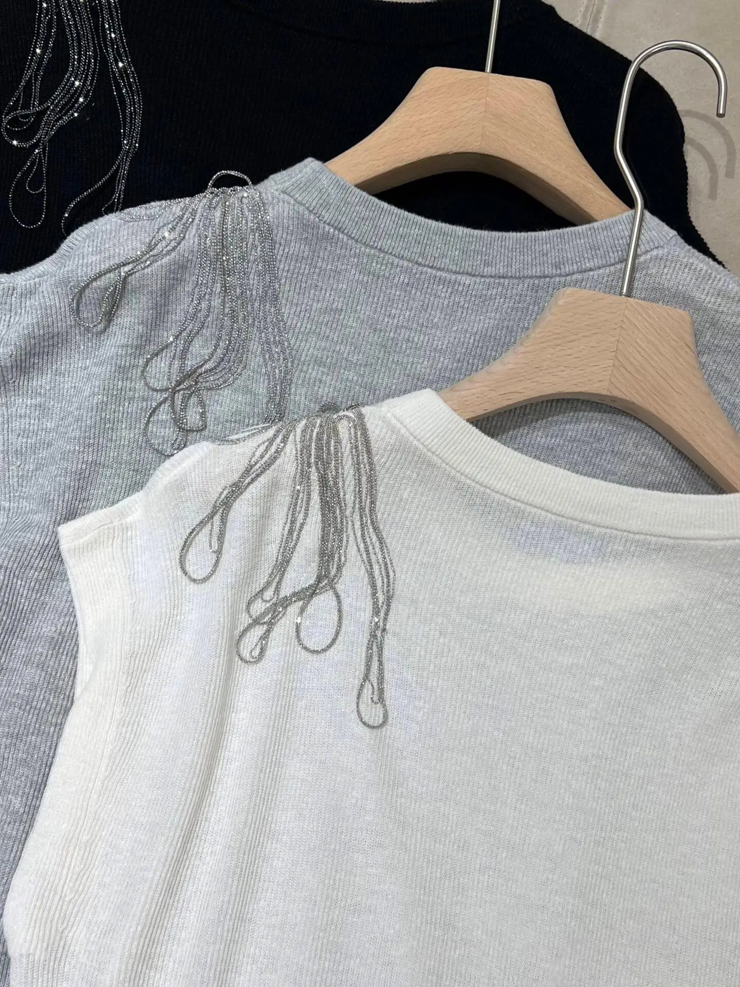 Luxury linen silk blend sleeveless knitted summer thin style tassel decoration round neck top