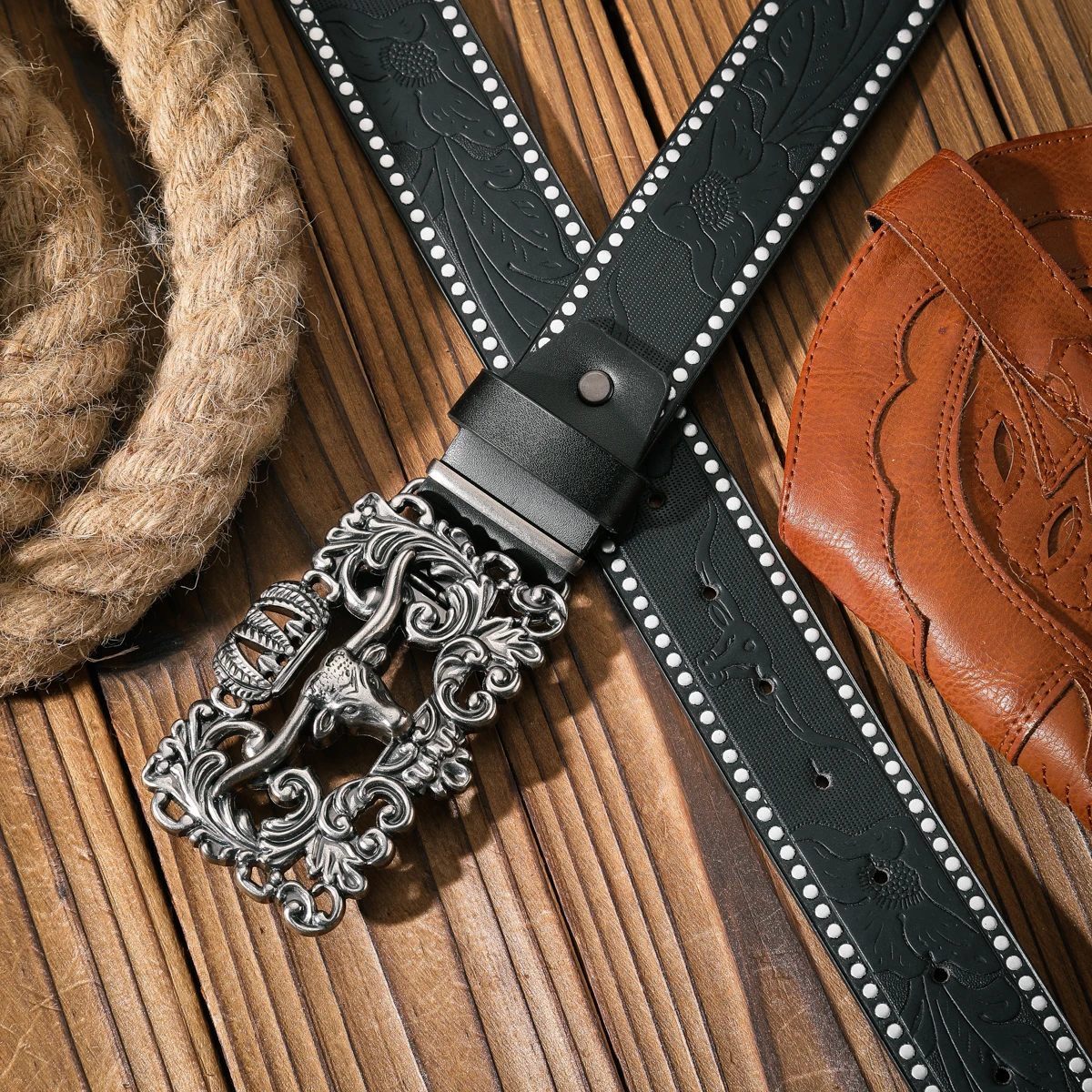 Ein lässiger und Retro-Gürtel, ein Taillenaccessoire für Kleidung im Western-Stil, mit Metallschnalle, aus PU-Material, geeignet für Damen und Herren. – Detail 7