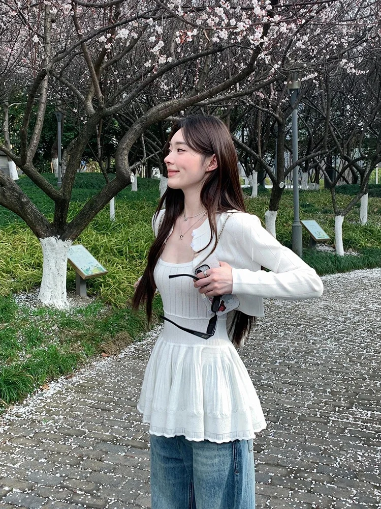 春の通勤スタイル-レディース-ニットカーディガンとベルト付きホルターショートスカート-バレエ風ツーピースセット-プラスサイズファッション