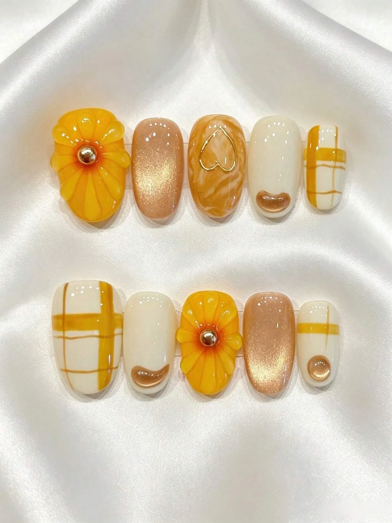 10 Pieces of Autumn Sunflower Caramel Plaid Gentle Oval-Shaped Press-On Nails, Suitable for Autumn Trench Coat and Knitwear Outfits, Daily Commuting to Work, Girlfriends' Afternoon Tea Dates, Outdoor Autumn Outings, and Korean-Style Gentle Ambiance Photos.