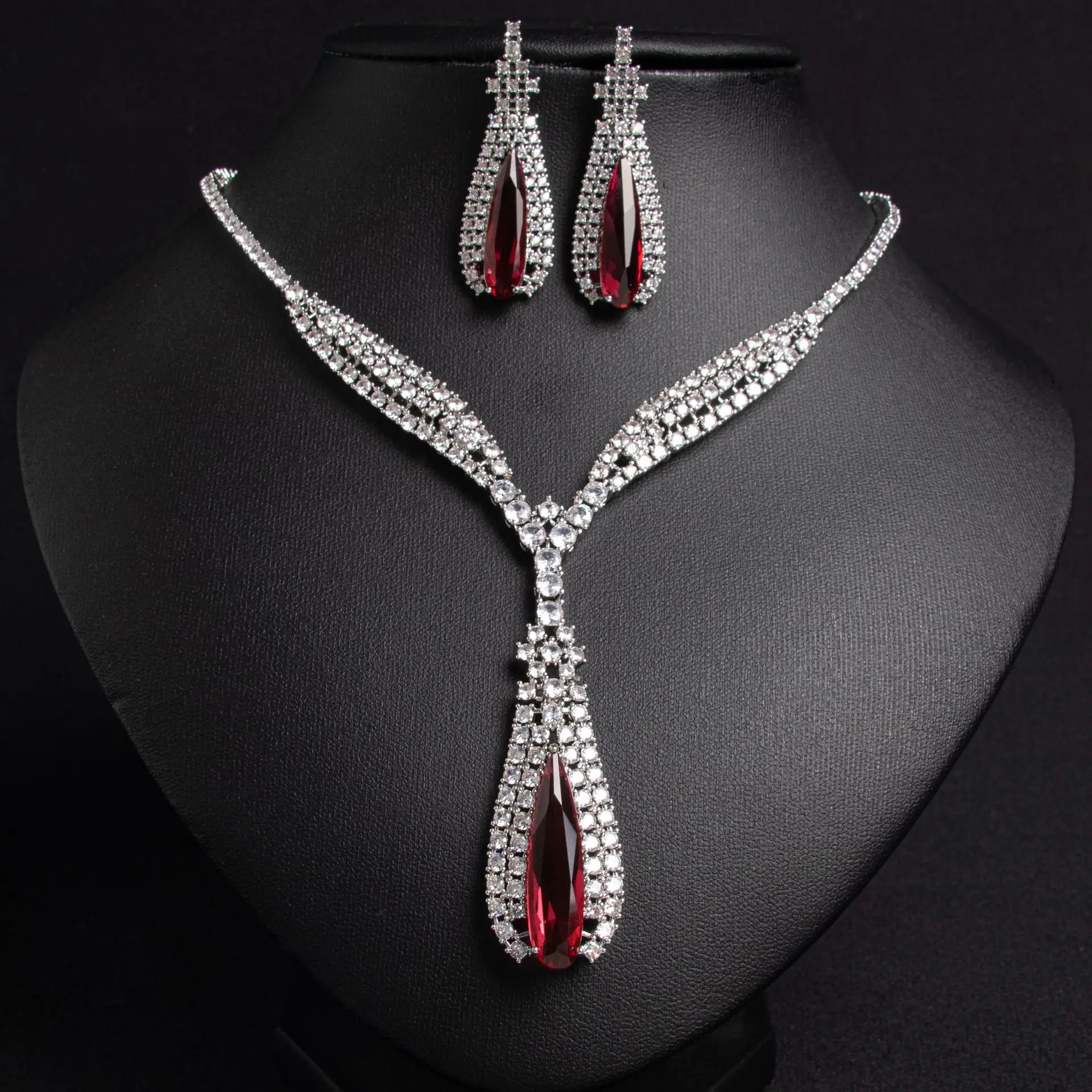 

diamond-encrusted water drop bridal necklace set light luxury medieval temperament earrings fashion wedding jewelry wholesale