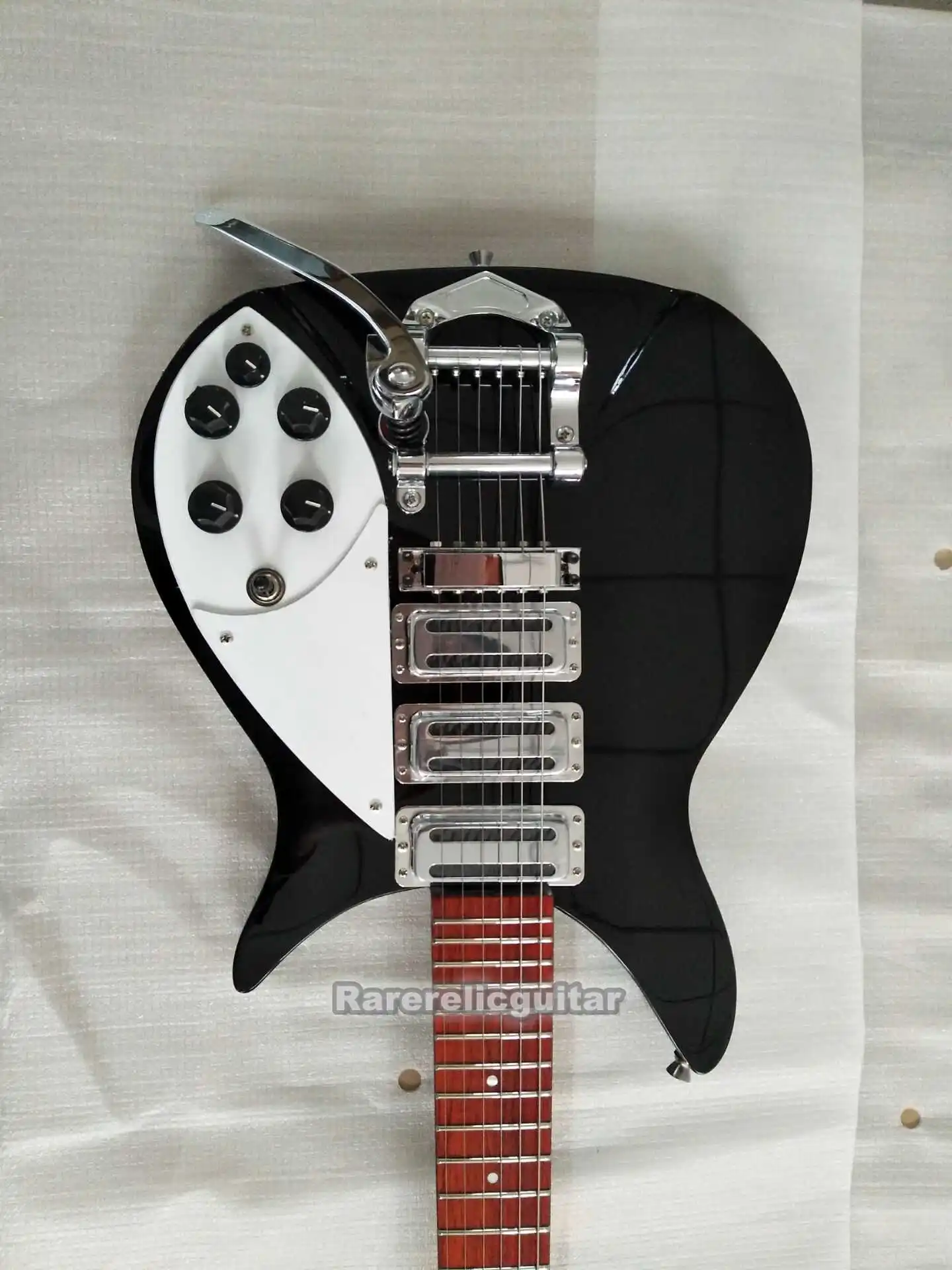 325 6-string Black Electric Guitar, Rosewood Body,3 Mini Pickups, White Pickguard