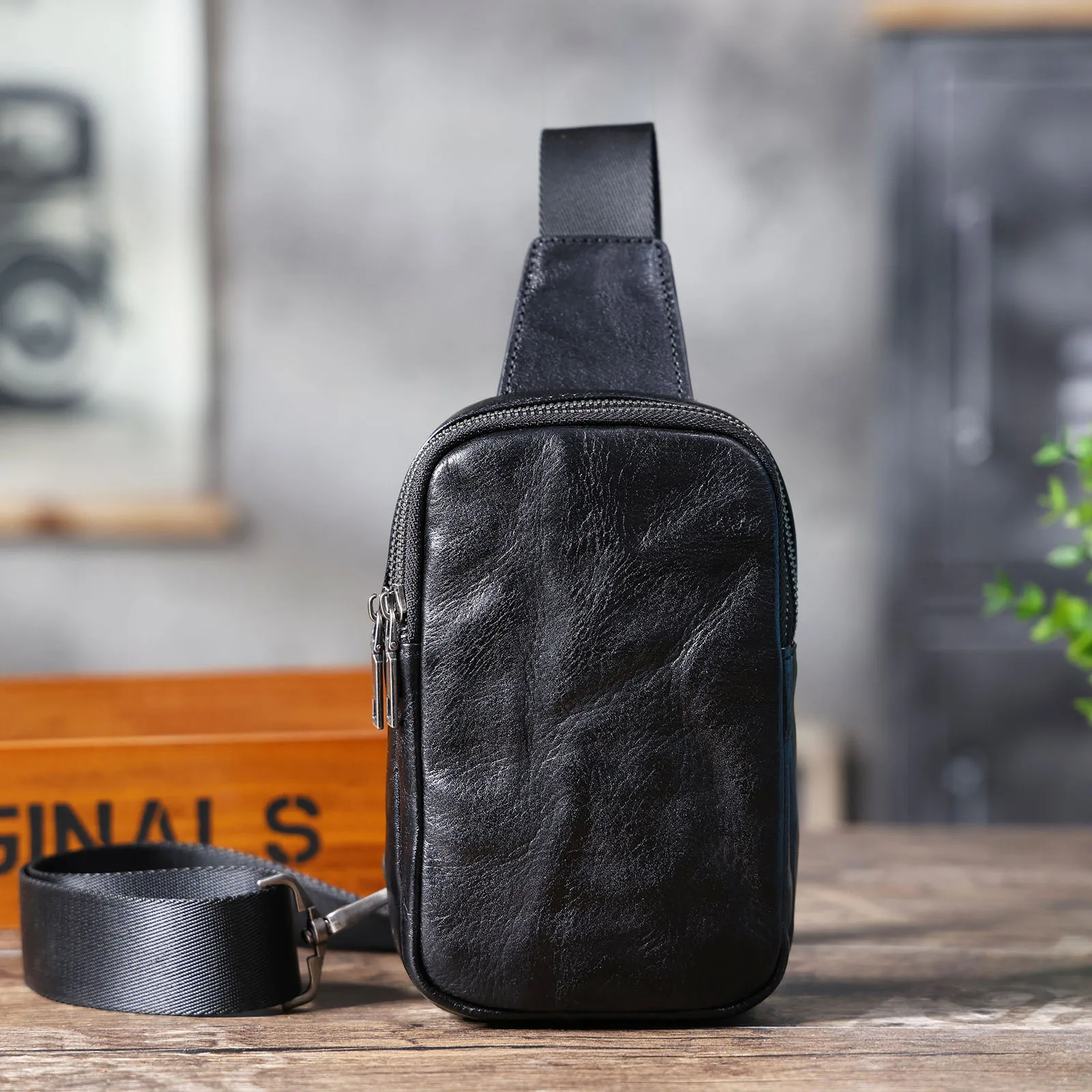 S.WORKER Premium Vollnarbenleder Brusttasche Mini Echtleder Herren Mode Umhängetasche für Männer – Detail 7
