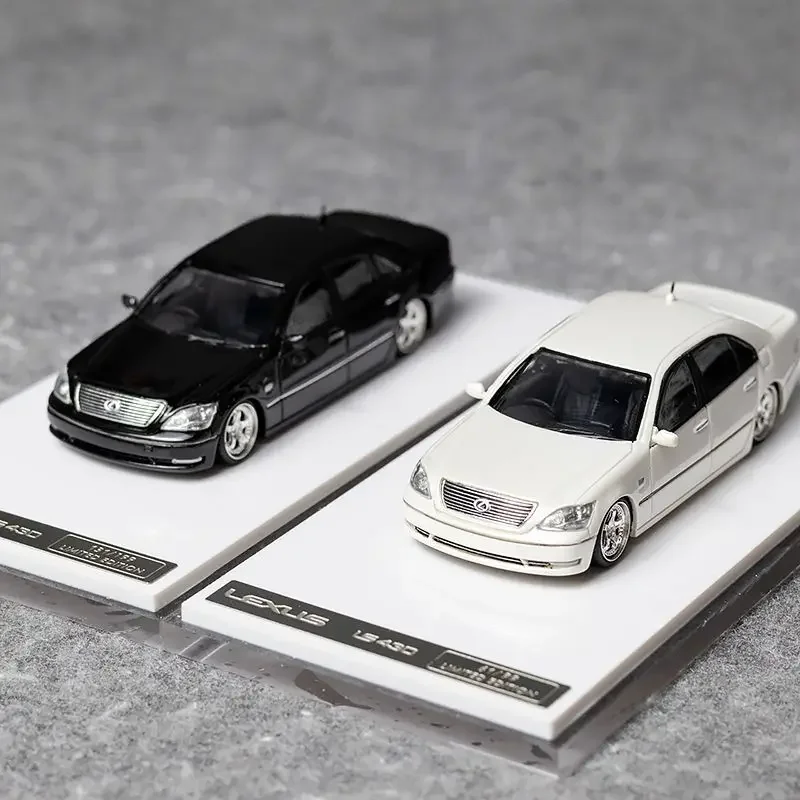 

Original 1/64 Lexus Ls430 die-cast simulation resin car model, boys' festival gift toy, adult collectible display item.