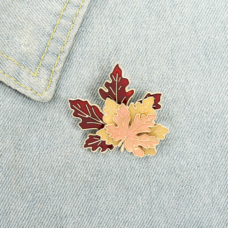 Creative maple leaf superimposed brooch jewelry creative monotonous design Maple Leaf Brooch accessory Badge