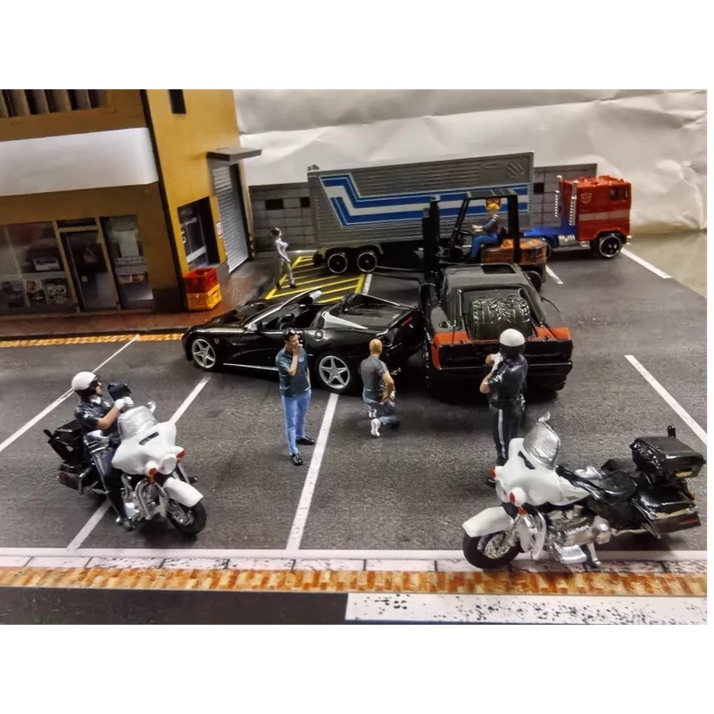 

1/64 Scale Modern American Highway Patrol police With Motocycle Scene Accessory DIY Miniature ction Figure Display Collection