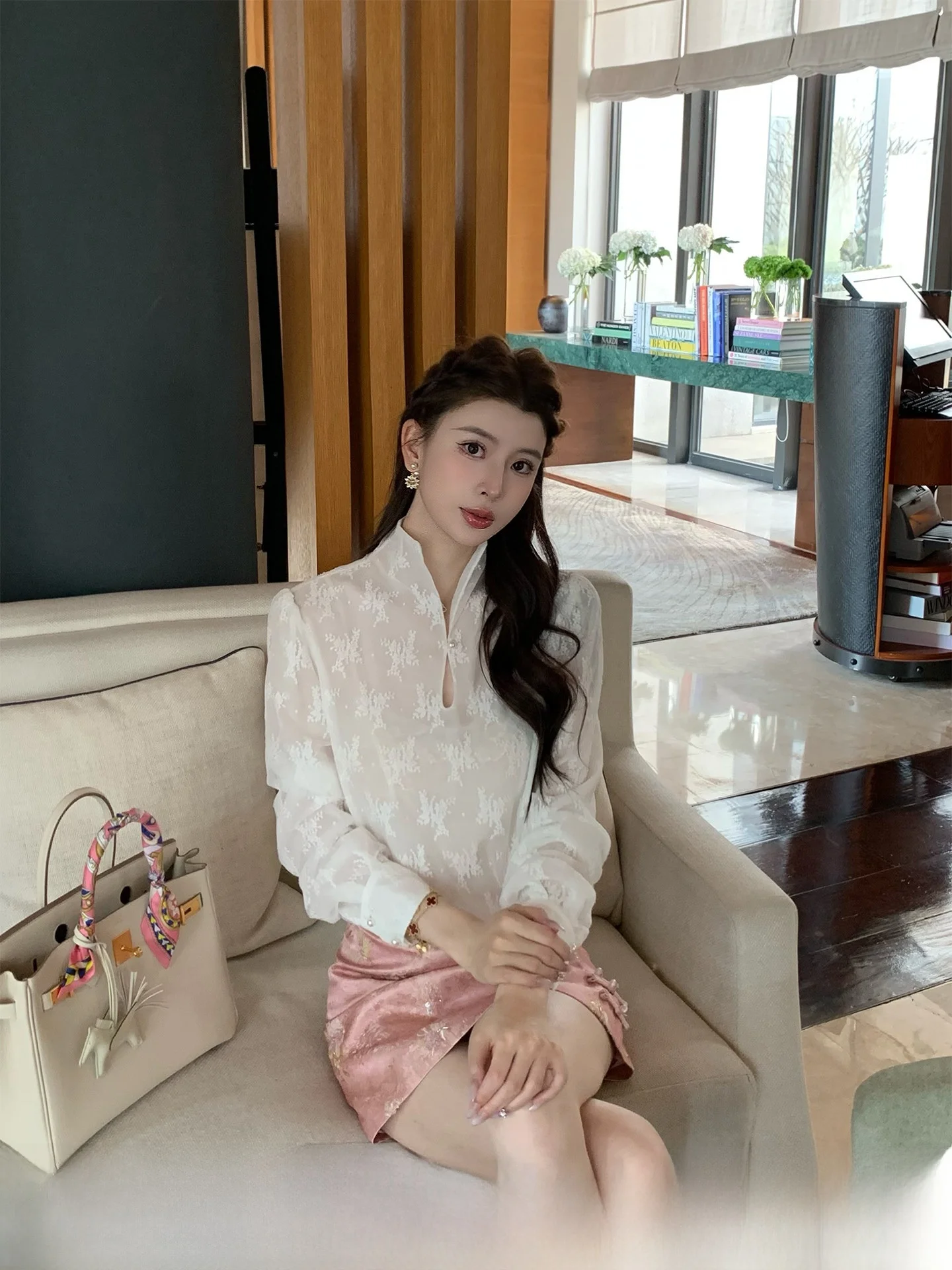 

Elegant White Chiffon Bubble Sleeve Shirt for Women Spring Design Casual Style Nylon Fabric Long Sleeve Button Closure Top