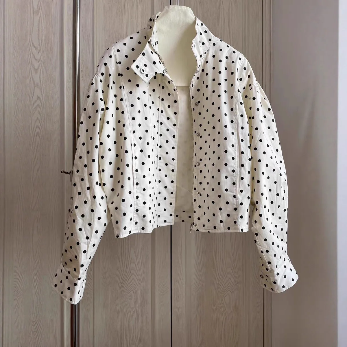 

Polka Dot Ijacket Casual Workwear Style Thin Coat