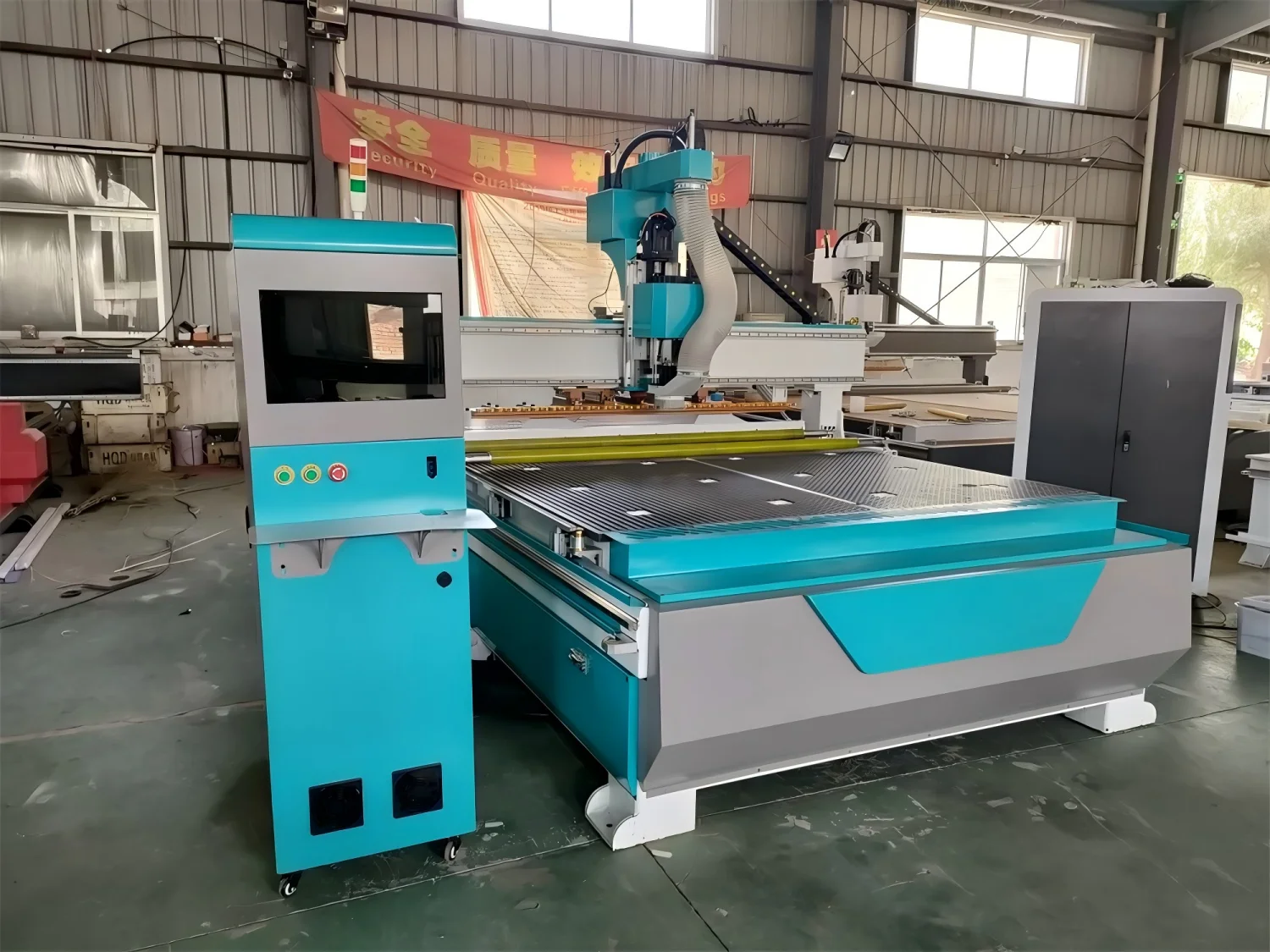 Router CNC 1325 in Offerta Speciale, 3 Assi, per Taglio Legno, Insegne, Lettere, Acrilico, PVC, Alluminio, con Sistema Sottovuoto, Nuovo Modello