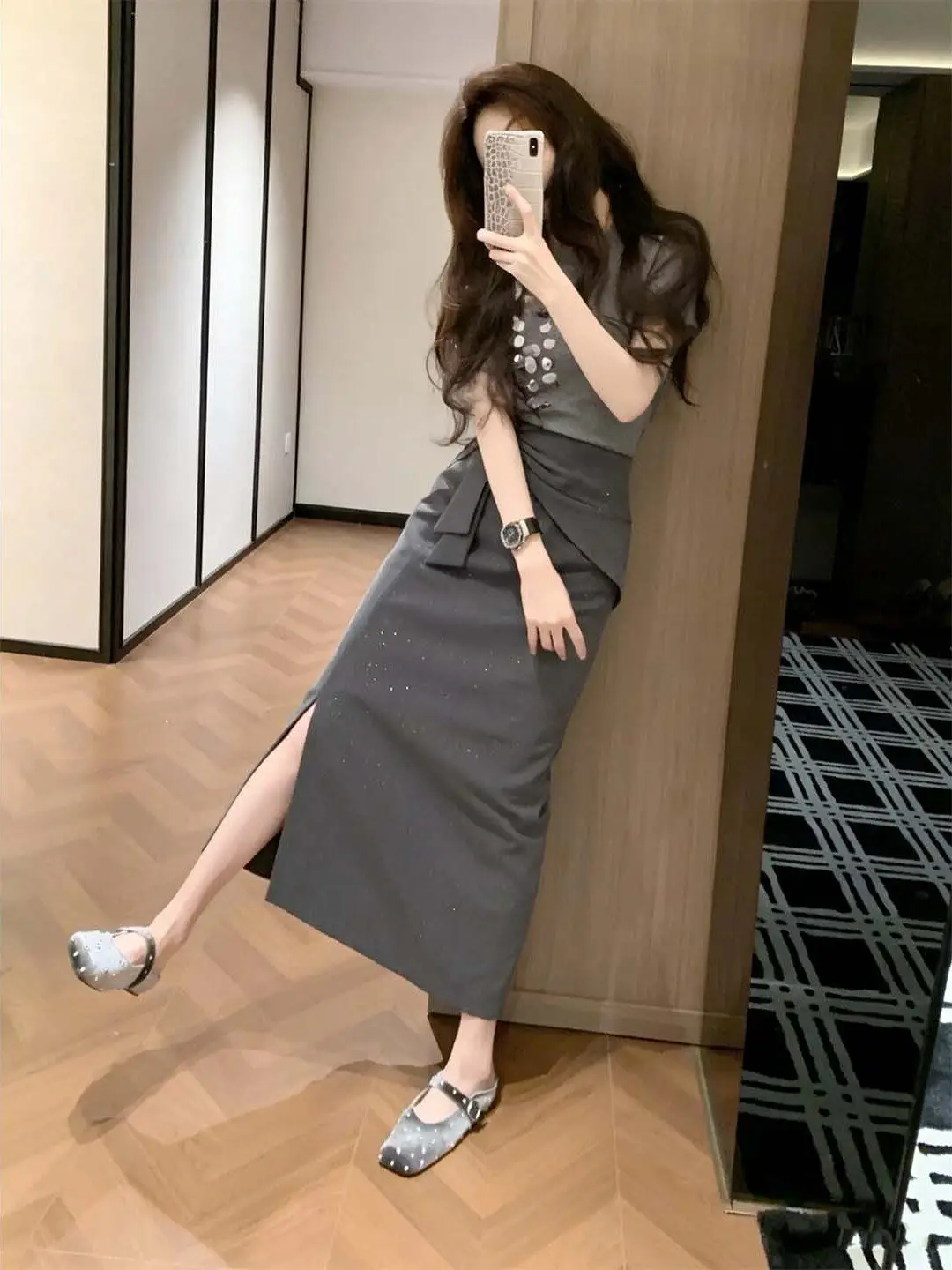 

Summer Fashion plus Size Women's T-Shirt And High Waist Skirt Set with Slits Short Sleeve Bright Sequin Top And Color S...