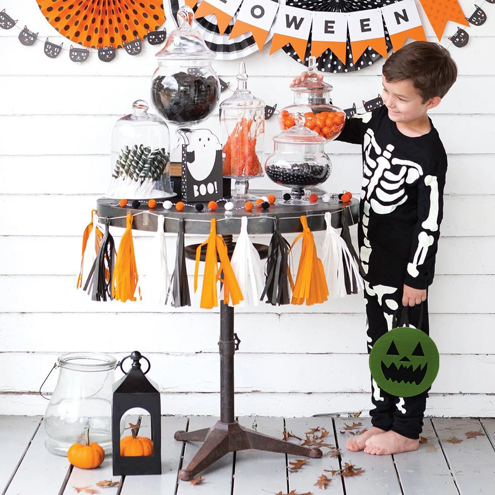 

8Pcs Creative Halloween Candy Bags Non-Woven Fabric 3D Handbags, Perfect For Spooky Ghost Festival Party Ambiance