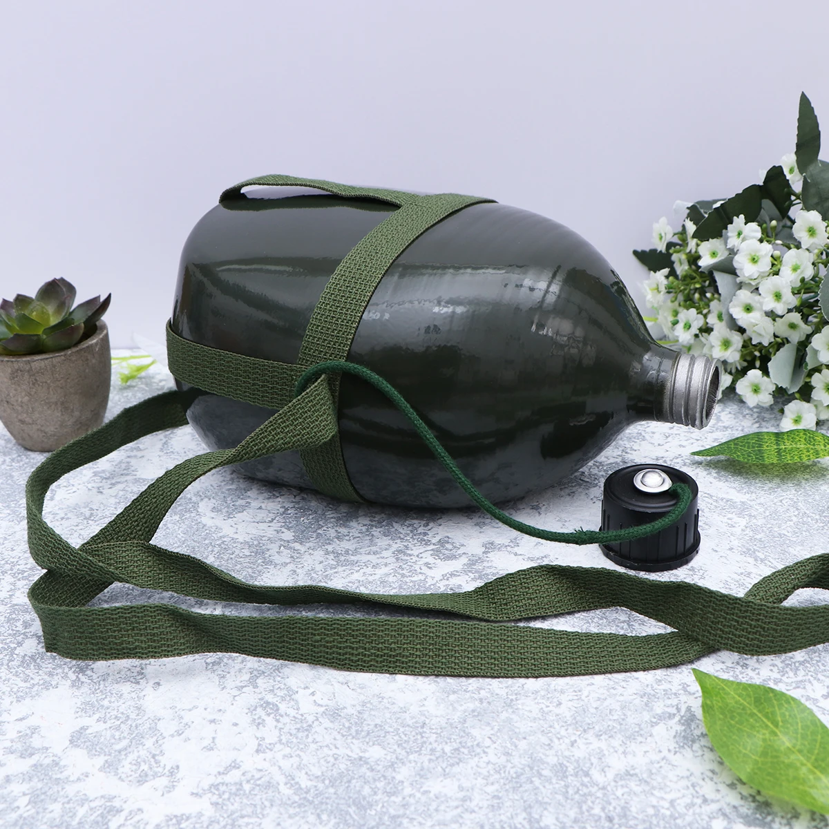 

Military Canteen Kettle 2.5L Green Aluminum Material Adjustable Strap Fits Mountain Road Folding Bikes Kettle Military Water Cup