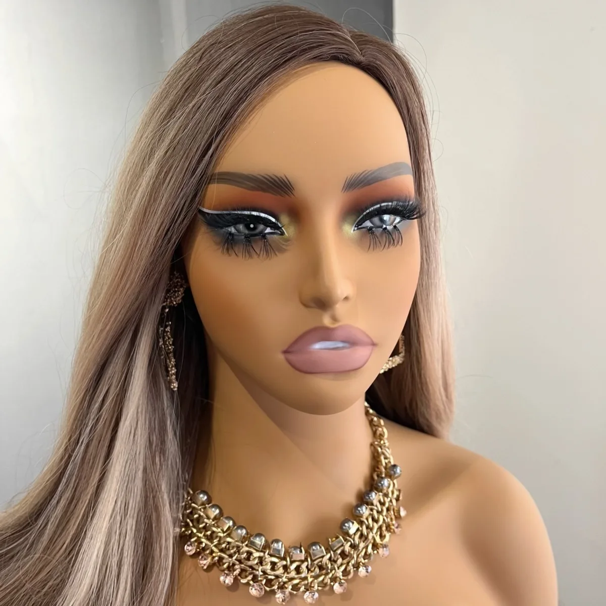 manichino-realistico-mezzo-busto-umano-con-testa-e-spalle-modello-per-esposizione-parrucche-con-foro-per-ciglia-e-orecchie-testa-manichino-in-pvc-con-foro-di-montaggio