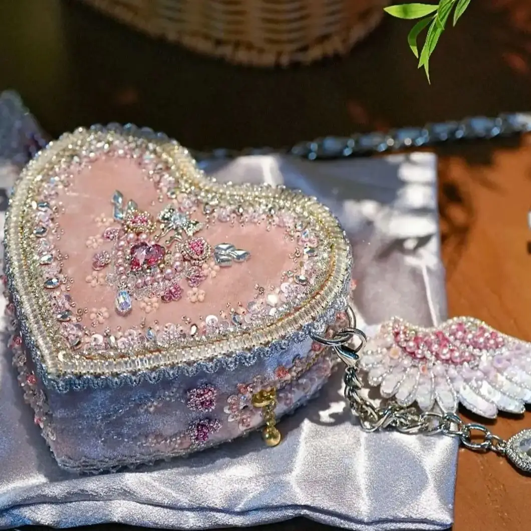 Lost In Vintage Minaudiere Heart -shape Bag Evening Purse Glitter Crystals Beadedwork Handmade Bags Canta Shiny Gift Pink