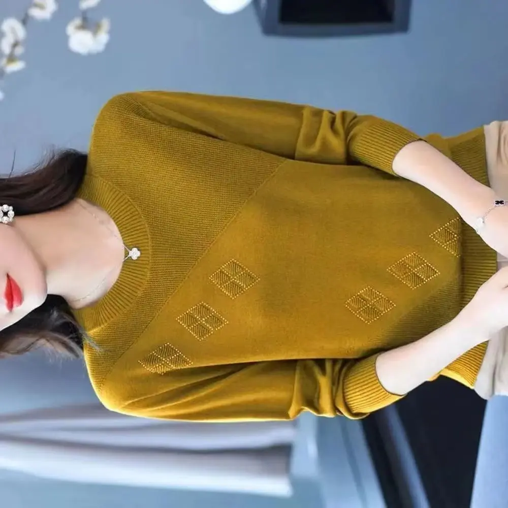 

2026 Autumn Winter New Mother Knitted Bottoming Shirt Female Sweater Loose Middle-Aged Fashion Pullover Wild Coat Women's Tops