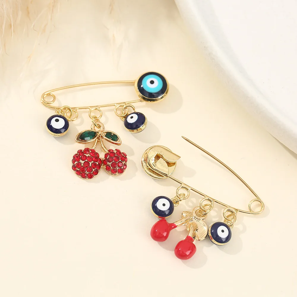 Devil's Eye Pendant Brooch Fruit Accessory Good Luck Blue Eye Accessory Collar Pin