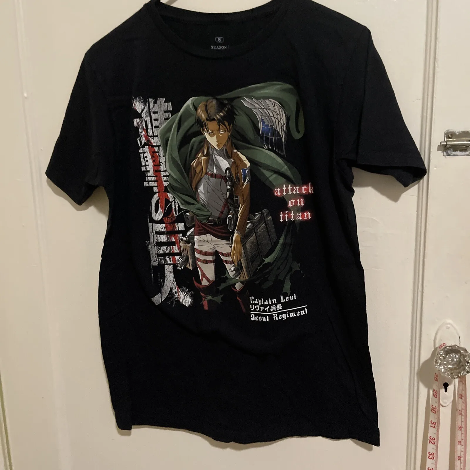 Funimation-Camiseta grande de ataque negro a los Titanes temporada 3, camisa negra pequeña para hombre, ropa divertida para hombre, Anime