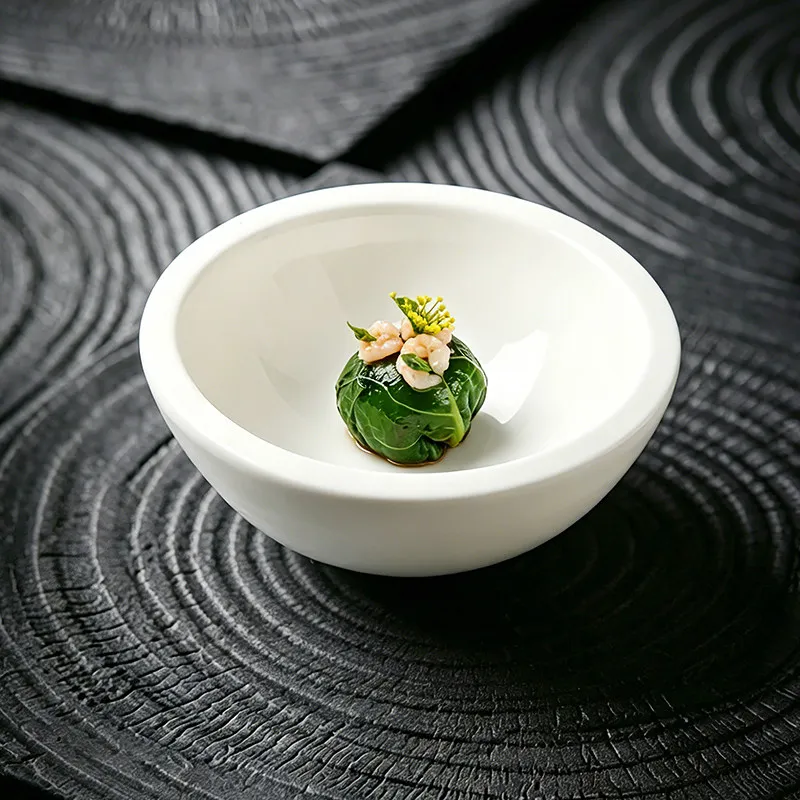 Creative Irregular White Ceramic Soup Bowl Household Japanese Alien Serving Plates Fruit Salad Dessert Bowl Noodle Pasta Bowls