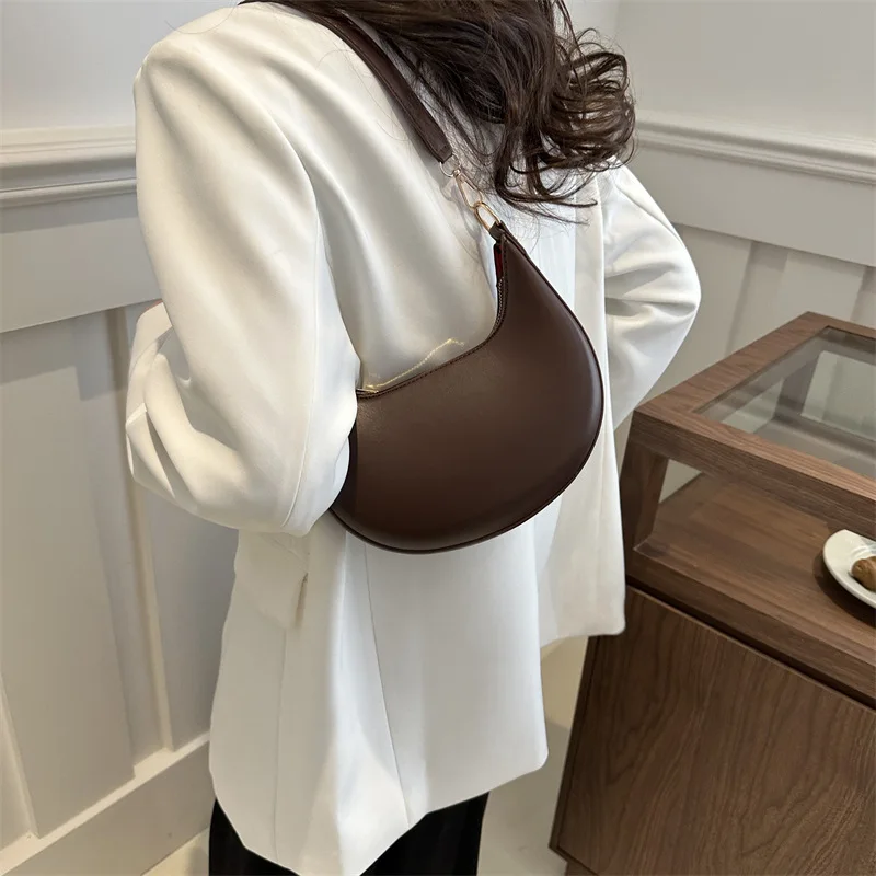 

New Fashionable High-end Moon-shaped Baseball Bag Showing Luxury Women's Single Shoulder Bag Elegant lady Handbags bolso mujer
