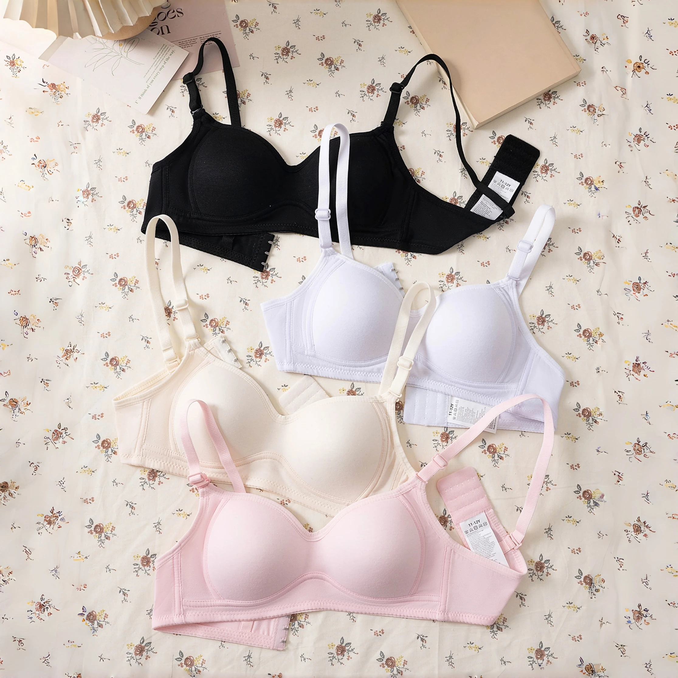 4 Pcs Girls' Soft Cotton Wire-Free Puberty Training Bras for Girls 11-16 Adjustable Straps Breathable Comfortable Teen Underwear