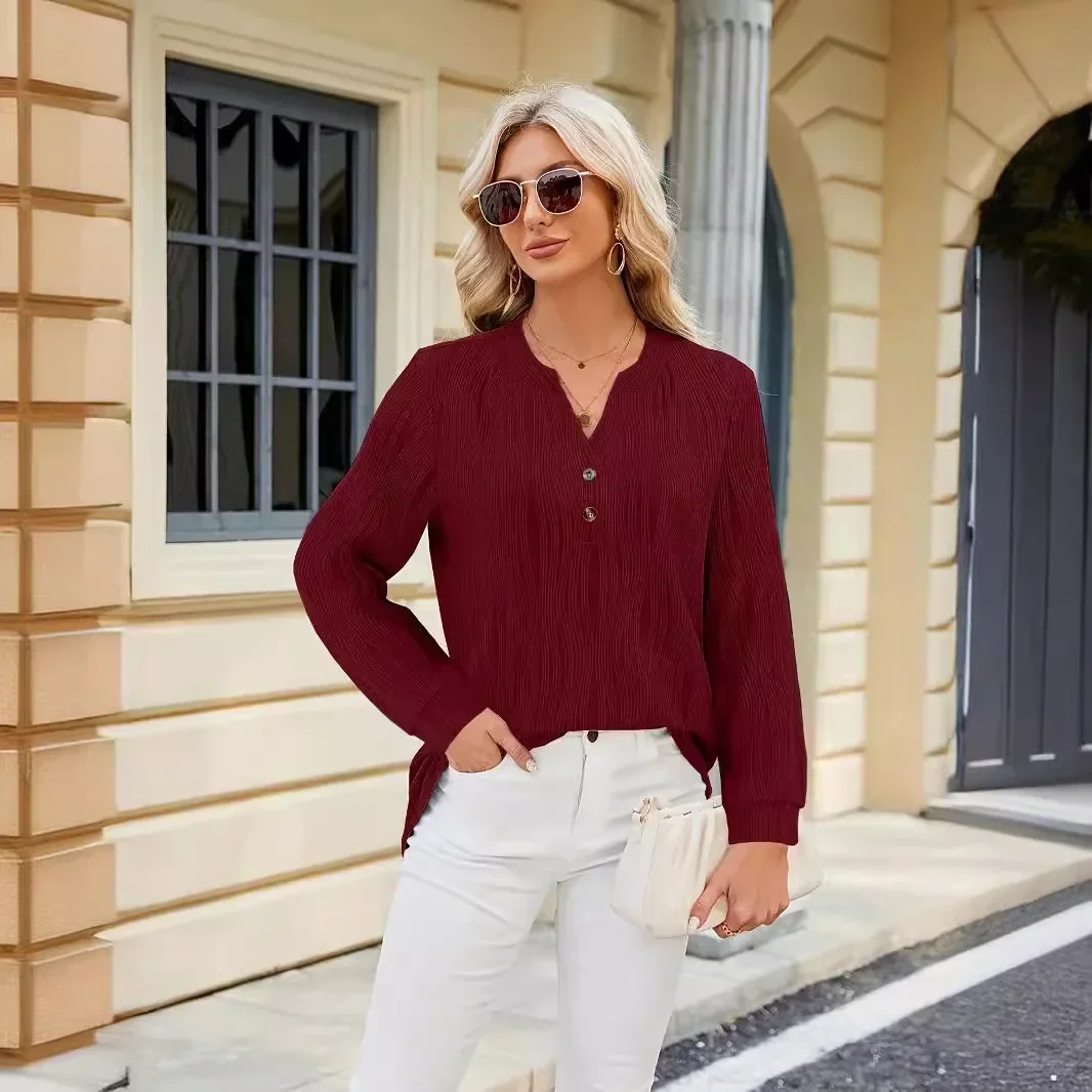 Wiosenno-letnia nowa, jednokolorowa koszula damska z dekoltem w szpic i zapinana na guziki