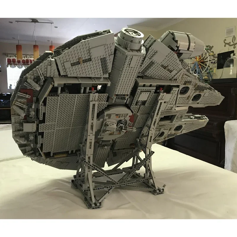 Compatível com 05132 Star Toys Wars Acessórios Modelo Colecionável Suporte de Exibição Vertical para Ultimate Millennium 75192 Falcon