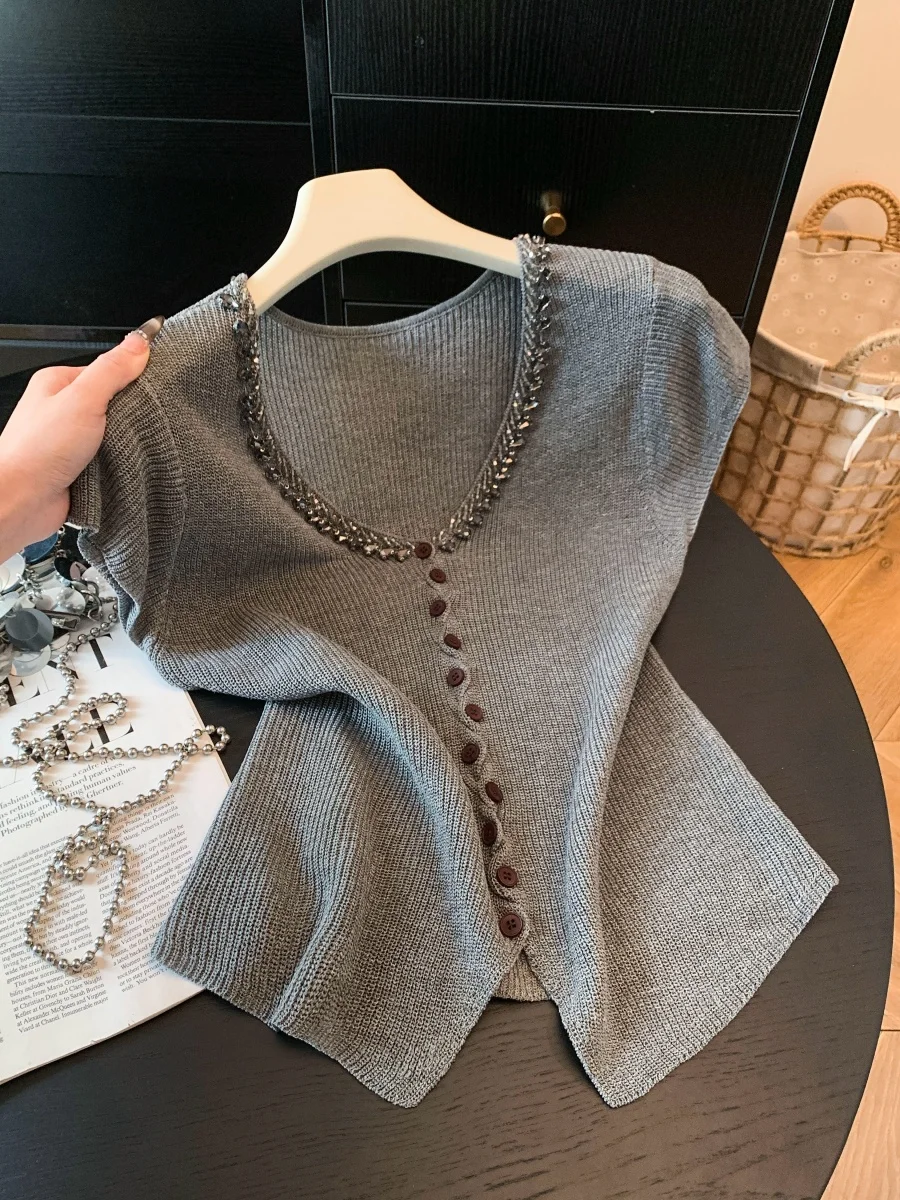 

Gray V-Neck Heavy-Embroidered Diamond Knitted Cardigan Women's Summer Fashion Design Short Sleeve T-Shirt Top