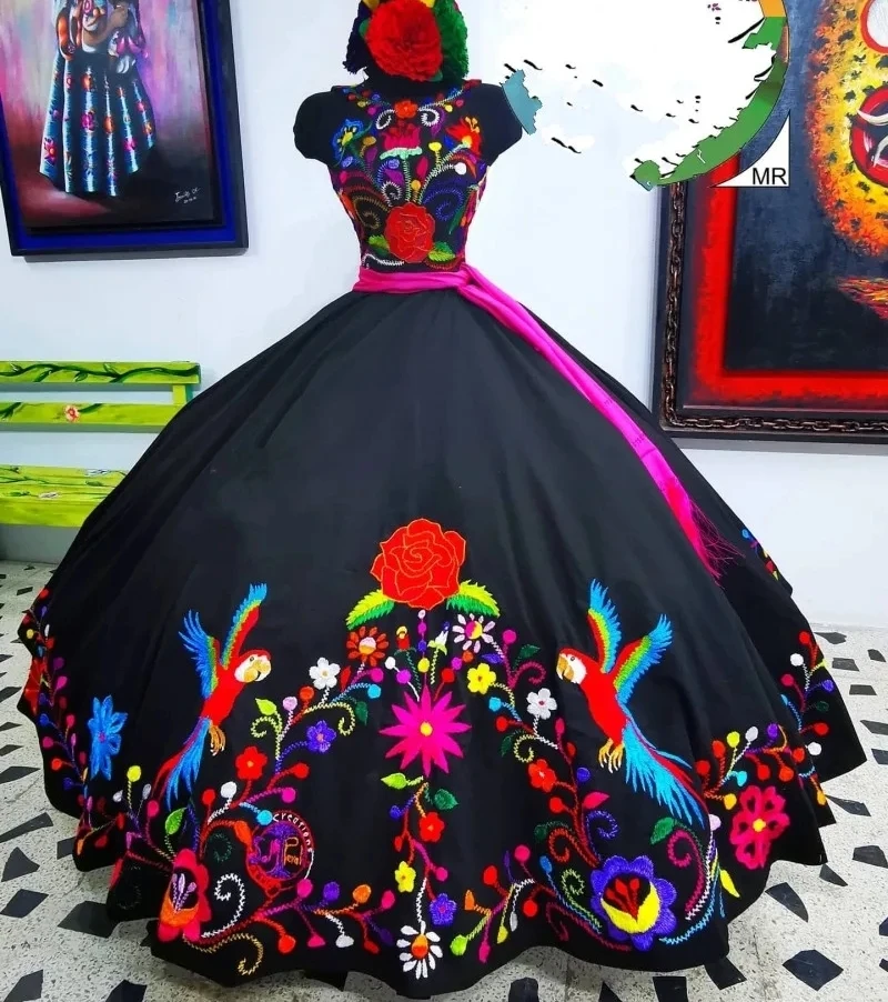 Black Charro Quinceanera Dresses Ball Gown Halter Satin Embroidery Puffy Mexican Sweet 16 Dresses 15 Anos